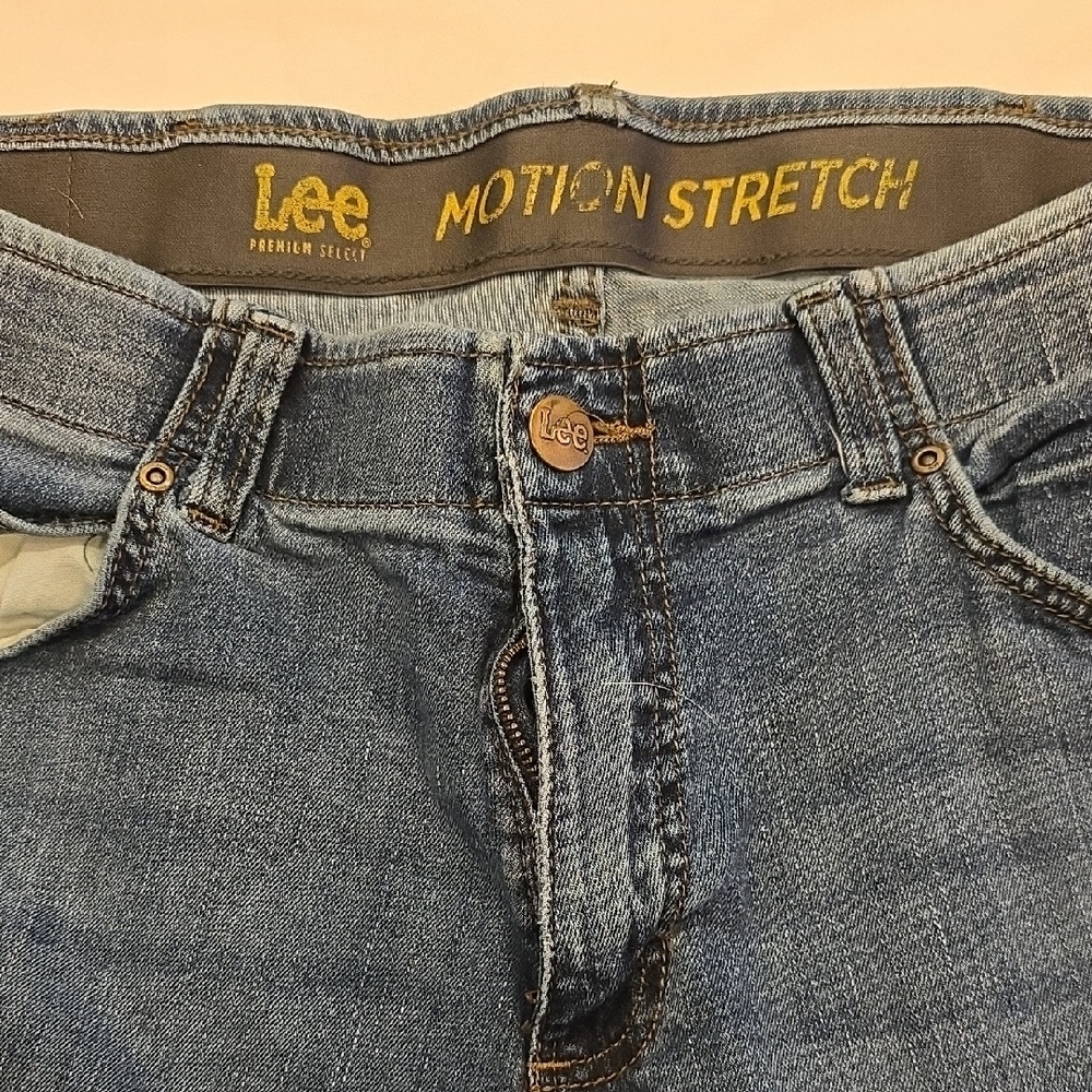 Lee Men's Dark Indigo Straight Jeans - Picture 2 of 3